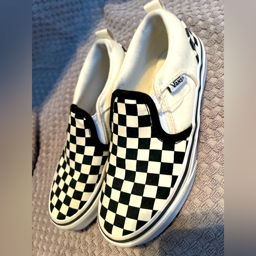 Classic Checkered slip on Vans - Youth Size 1